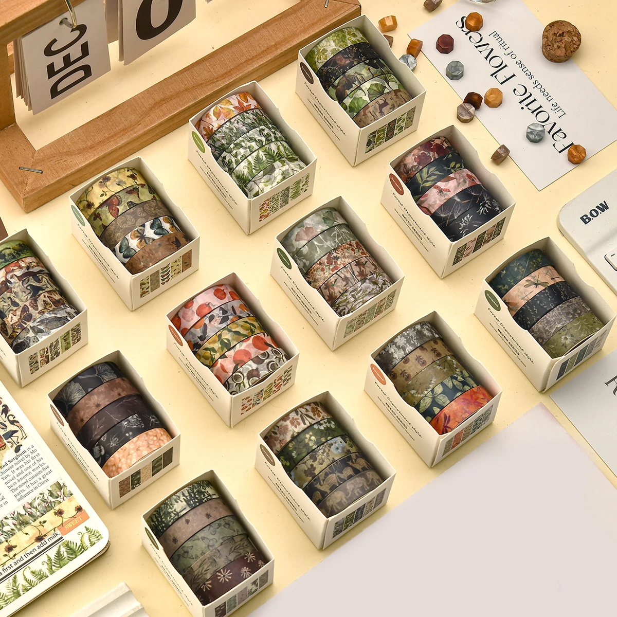 

5 Rolls Vintage Botanical Washi Tape Set, 1cm×2m Retro Floral Animal Decorative for Scrapbook Journaling DIY Craft Supplies
