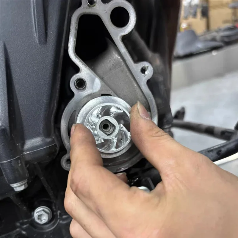 دراجة نارية مضخة مياه التوربينات سبليت ل 800MT 800NK سبائك الألومنيوم المكره