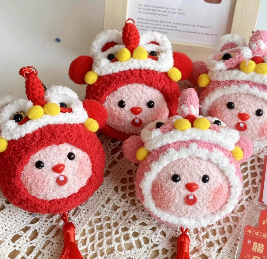 

DIY crocheted lion awakening Ruby dumpling doll pendant handmade wool knitting material bag loopy keychain gift