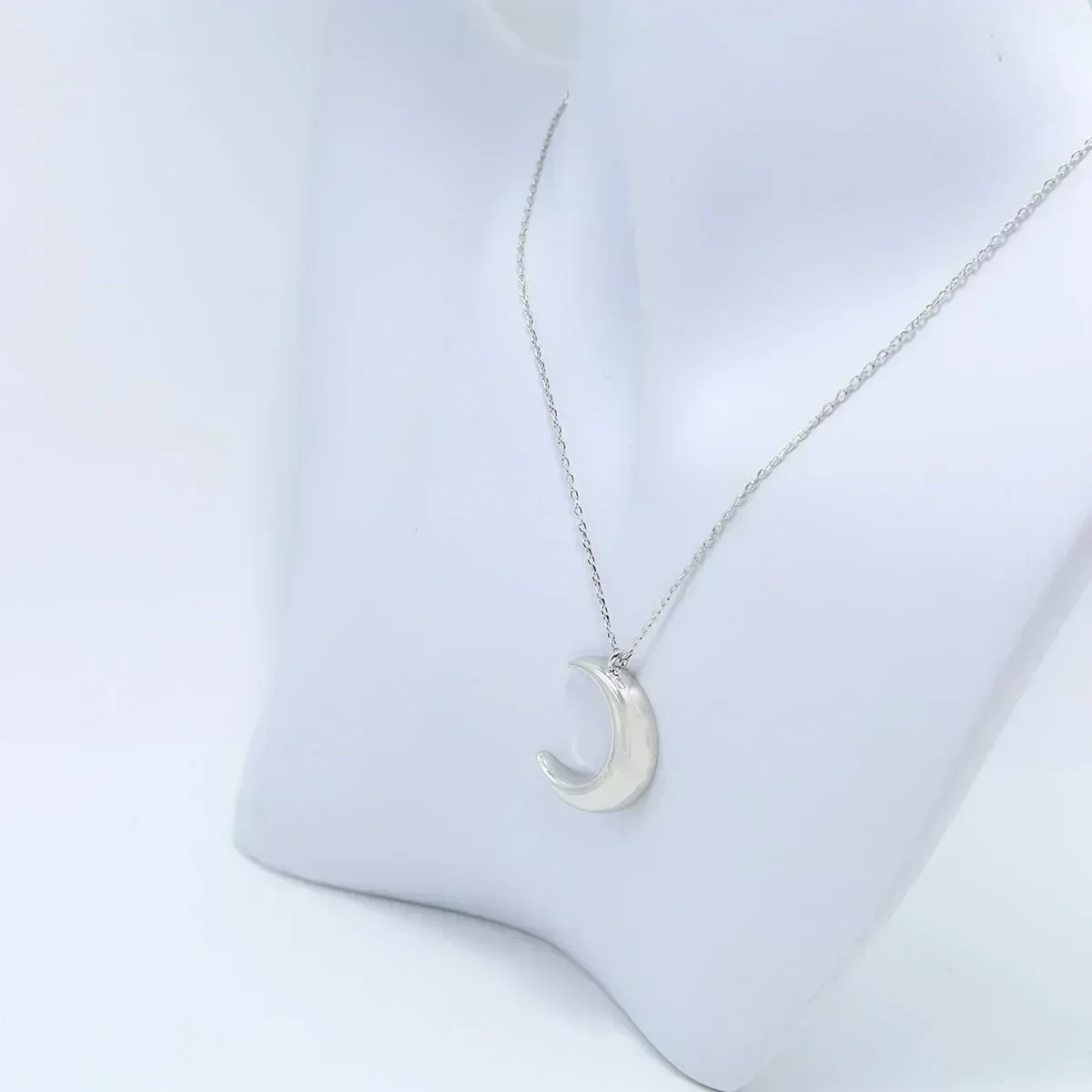 Bonito simples lua pingente colares para mulheres bohemia cor prata corrente gargantilha colar jóias de metal bijoux colares