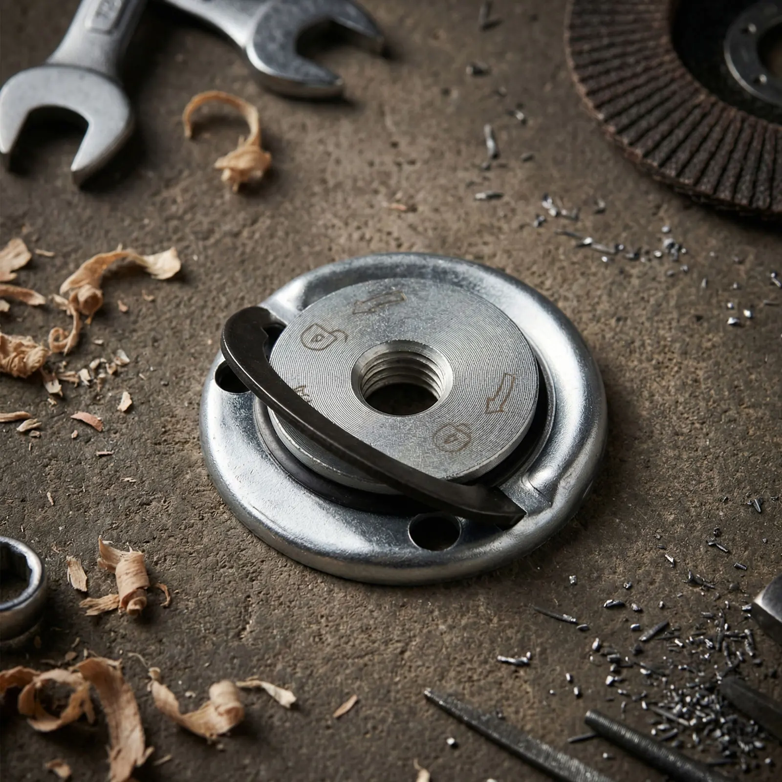 M10 Thread Angle Grinder Self-locking Pressing Plate Steel Angle Grinder Quick Release Flange Nut Clamping Power Tool Accessorie