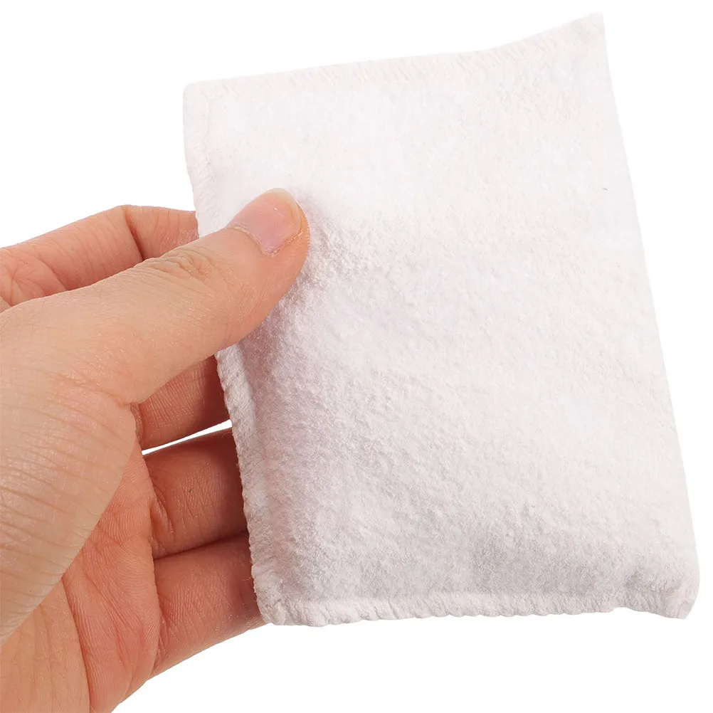 

2Packs Pool Talcum Powder Bag Dry Hand Powder Billiard Talc Powders Pouch Cue Grip Billiards Accessories for Accurate Shots