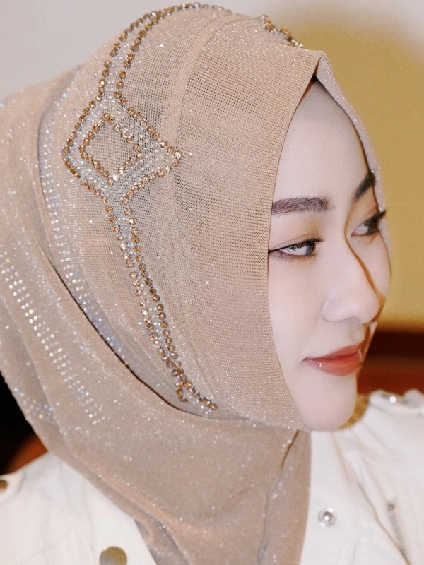 手作りのおしゃれな女性用ヘッドスカーフ、便利なオーバーヘッドダイヤモンド付き、大きな丸い口のアイロン接着ダイヤモンドキャップ、ポリエステル繊維製