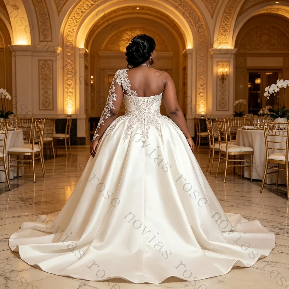 Customized One Shoulder Lace Applique Satin A Line Wedding Dress Plus Size African High Slit Bridal Gown vestido de novia 2026