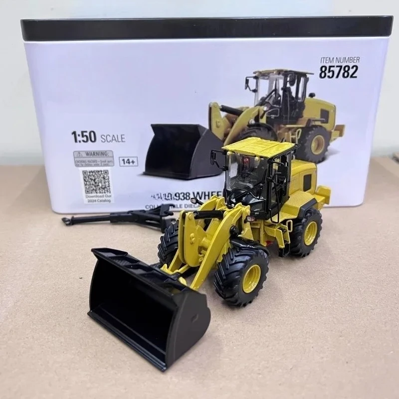 DM 1:50 938 for Caterpillar Wheel Loader Alloy Engineering Truck Forklift Model 85782