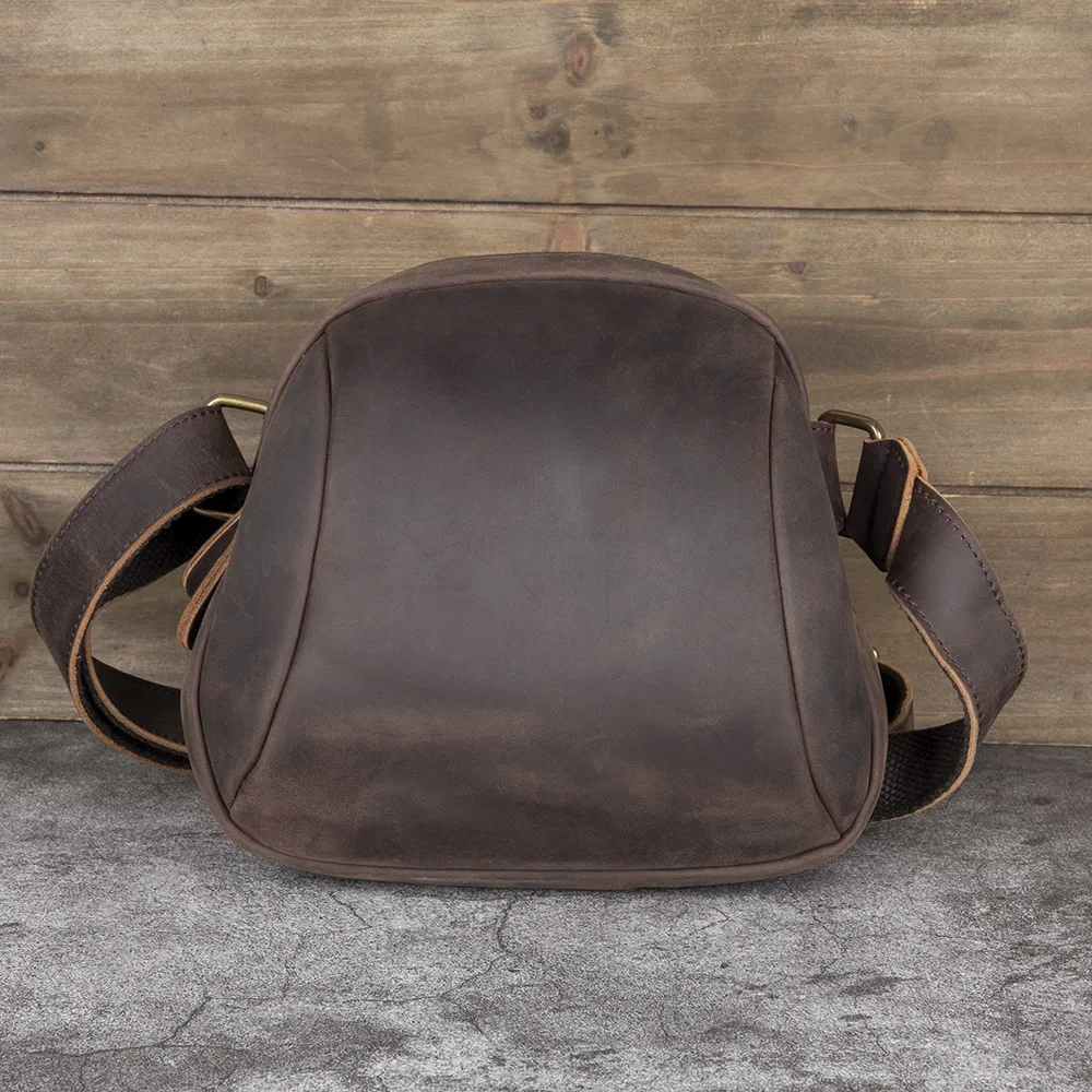 Vintage Top Layer Cowhide Leather Crossbody Bag Casual Single Shoulder Backpack Zipper Closure Men's Bag Women's Bag