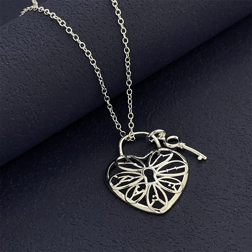 

925 Sterling Silver Key Heart Pendant Necklace, Ladies Couple Simple Luxury Banquet Wedding Birthday Jewelry Gift