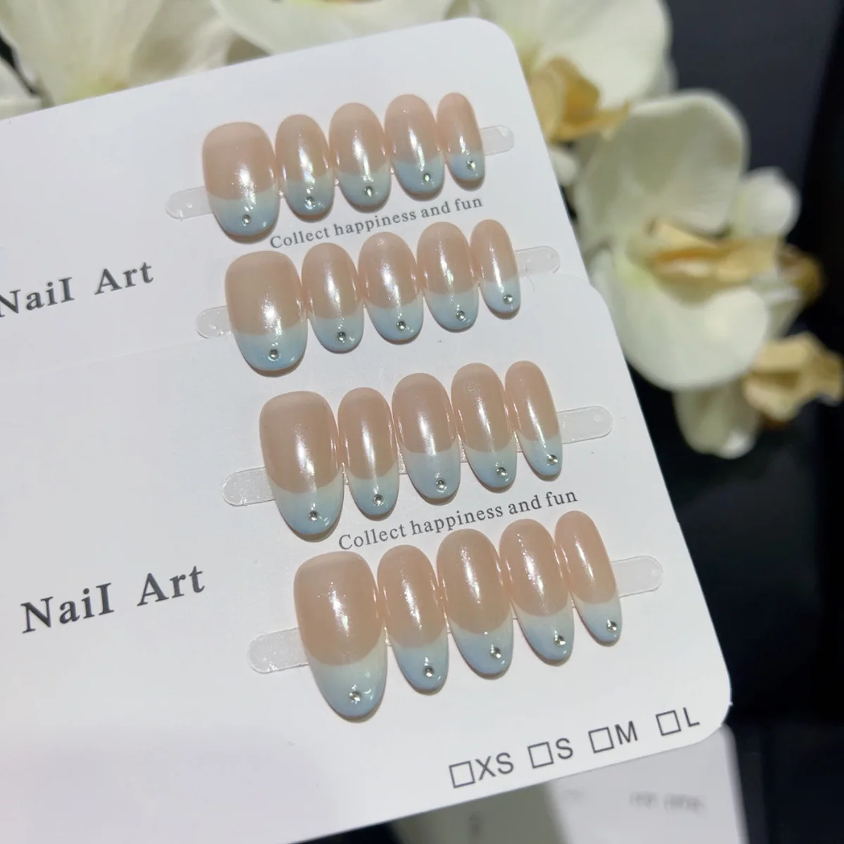 10 Stück handgemachte ovale Press-on-Nagel Französisch Blau Weiß Farbverlaufskante Strass Design Falscher Nagel Tragbarer süßer gefälschter Nagel für Mädchen