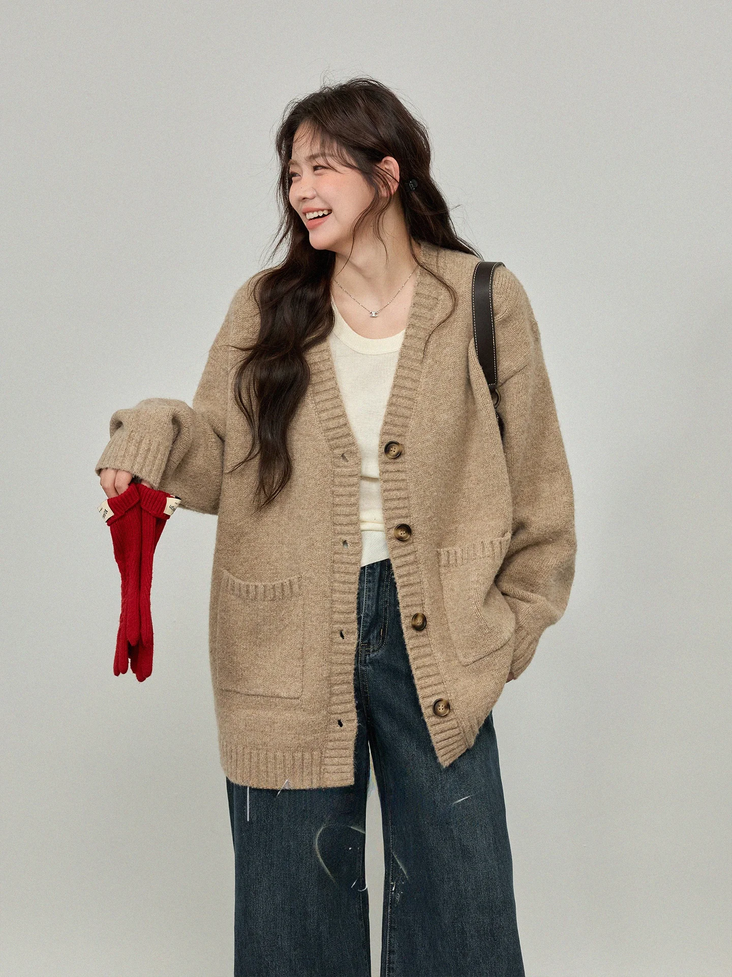 

Женский вязаный свитер Monika больших размеров, с цветочным пэчворком, свободного кроя, с V-образным вырезом, длинный рукав, осенне-зимний, повседневный стиль