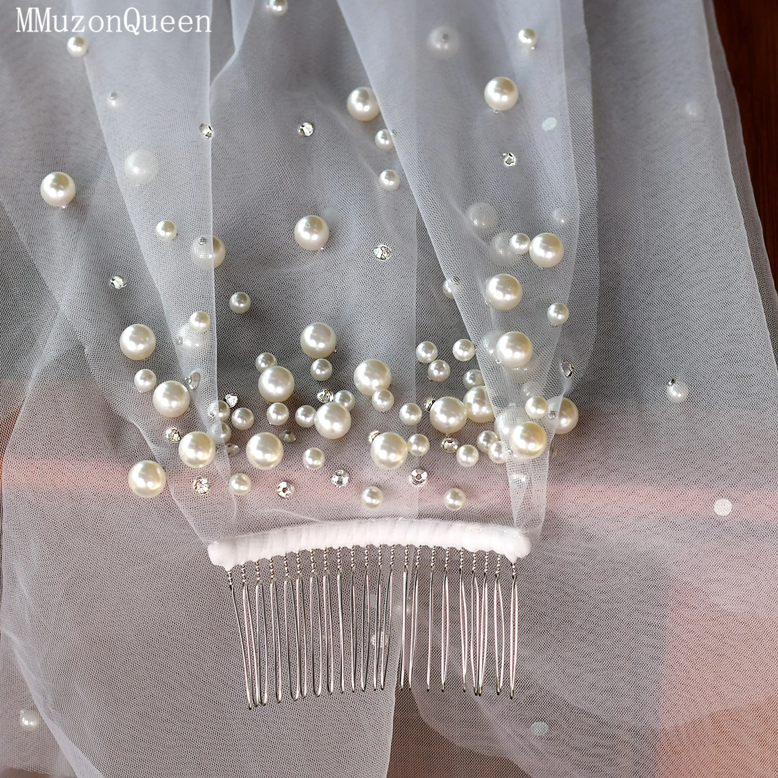 TOPQUEEN Elegant Pearl Wedding Veil Soft Single-Layer Brautschleier Mit Strass Minimalist Design With Comb Customizable V135 image 6