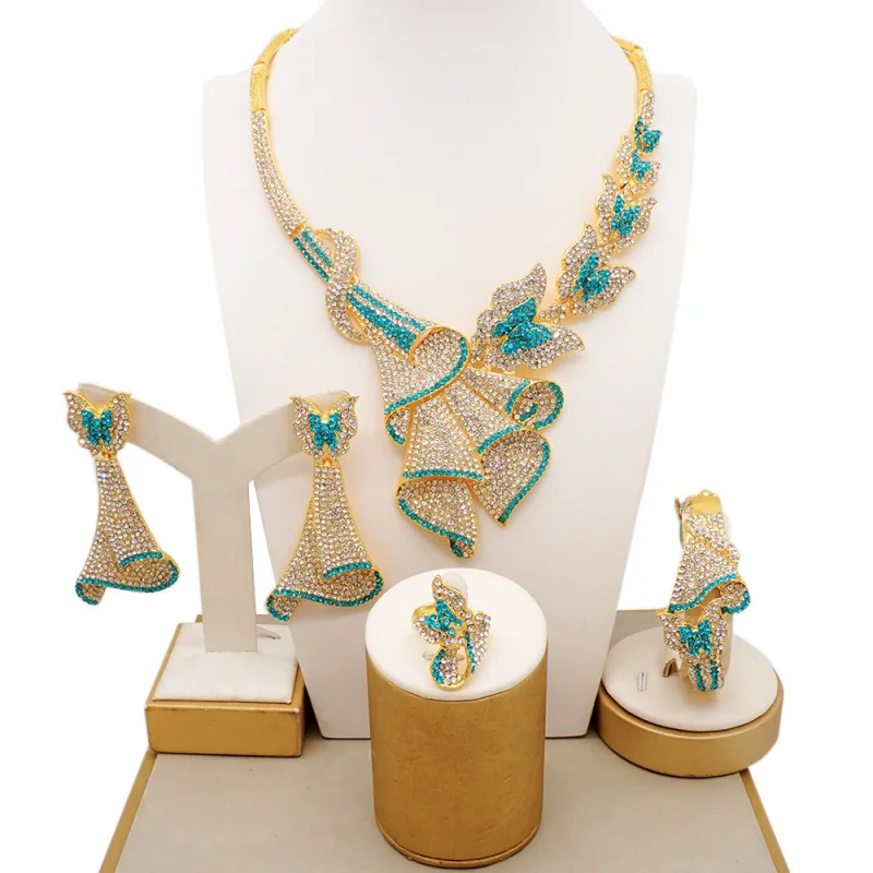 Flower-shaped copper electroplated gold alloy necklace and earring set, banquet crystal inlaid jewelry wholesale