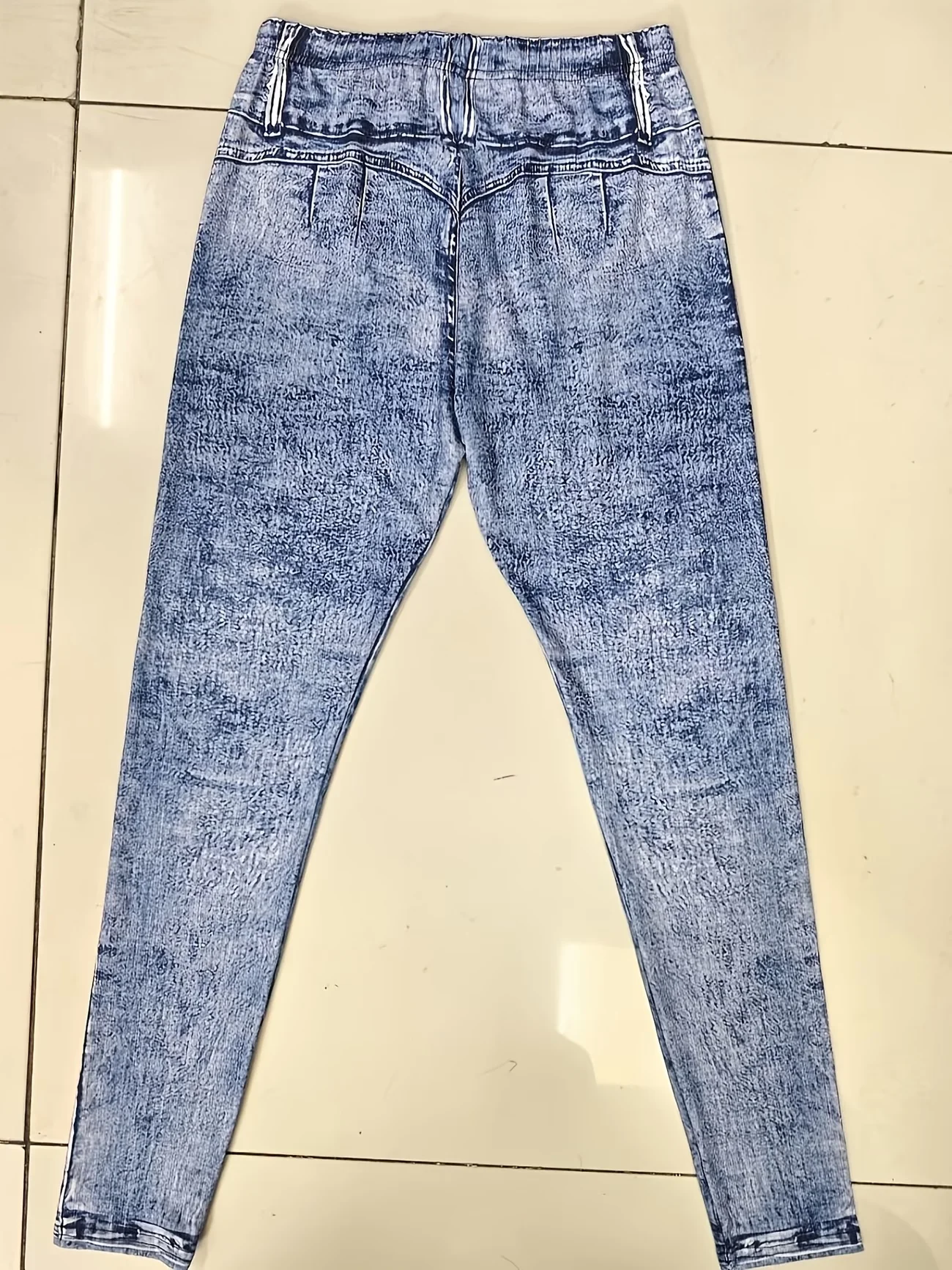 Bedruckte Damenleggings, kein Denim-Stoff, Design mit Scheintaschen und Knöpfen, hochelastische, modische, schmal geschnittene, lässige Skinny-Hose – Detail 5