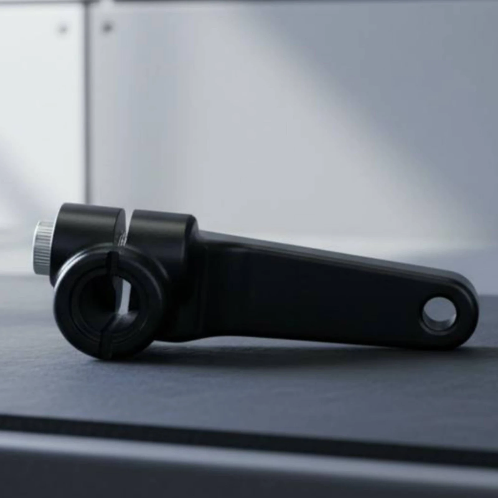 Aluminum Alloy Gear Bracket Metal Body Motorcycle Shifting Bracket Gear Assist Mount Lever-Design Type Circular Mounting