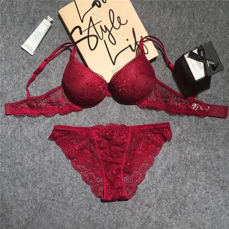 

French Style Underwear Set Deep V Gathering Euro-american Sexiness Lace Bra Set for Women Sexy Bra and Panty Set