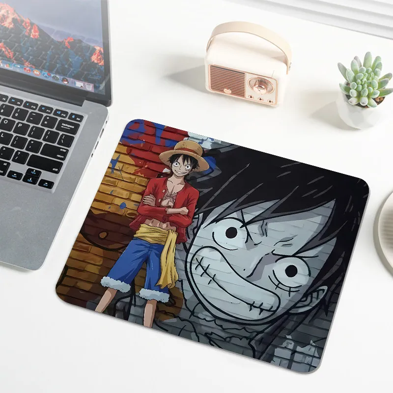 Neues HD One Piece Kleines Leder-Mauspad für Jungen Luffy Zero Nami Laptop Büro Rutschfestes Mauspad Anime Kreatives Leder-Mauspad
