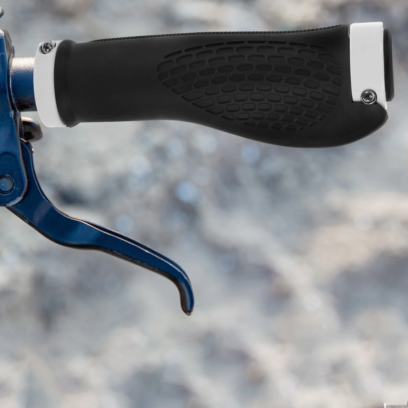 

Dual Locking Bike Handlebar Waterproof Rubber Handlebar Covers Comfortable Ergonomic For Mountain Road Cycling Multiple Color