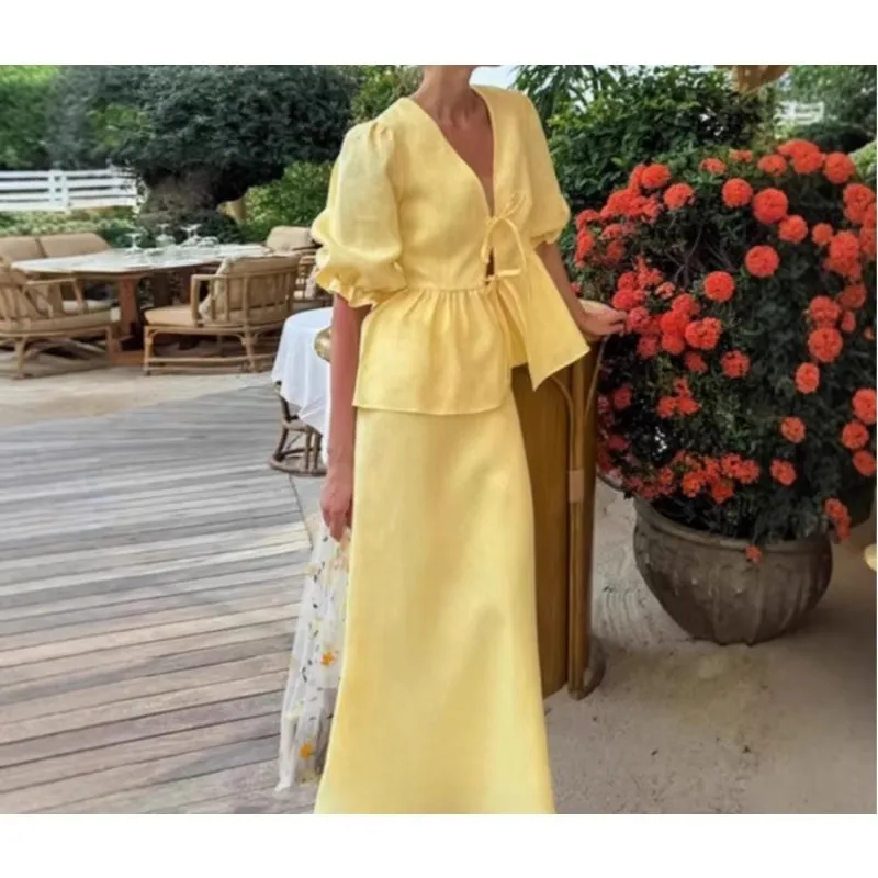 

2025 Summer Fashion and Leisure V-neck Pleated Lace-up Jacket Bubble Sleeve Skirt Suit
