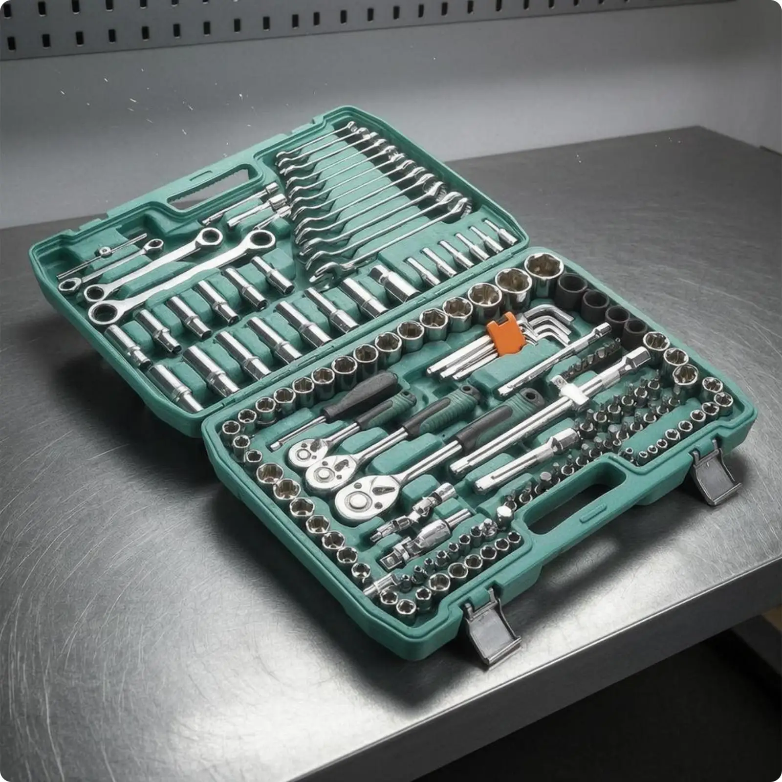 Ratchet Socket Wrench Set 151 Piece Chrome Vanadium Steel Complete Car Tool Kit with Extension Bars for Mechanic Workshop