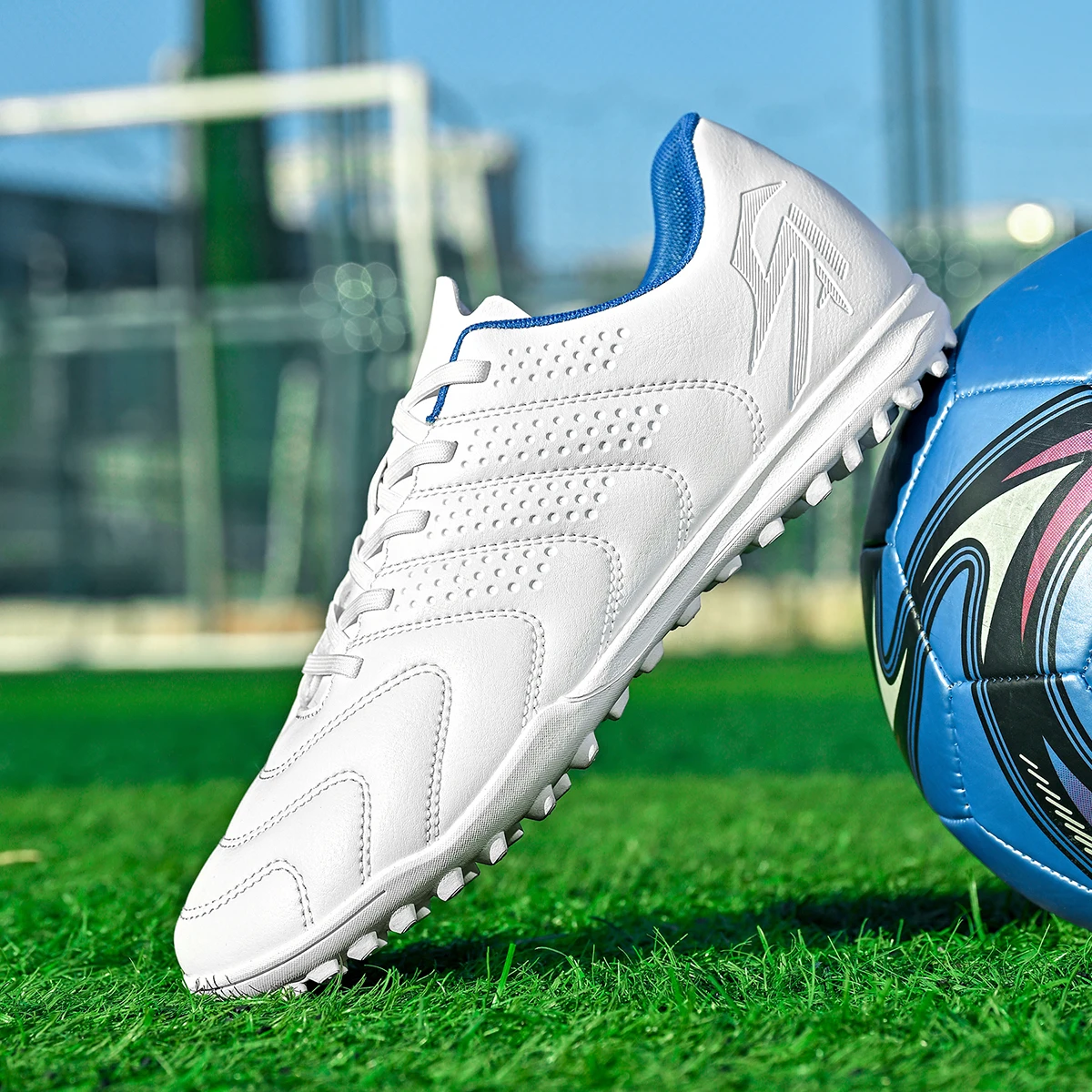 

Футбольные бутсы TF Turf: легкие, гибкие, нескользящие, высококачественные, удобные, для мужчин, женщин, детей и подростков, для тренировок и спорта.