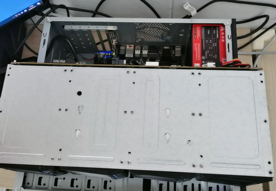 Suitable for 6GB 12GB power SAS/SATA chips, 12 disks, 3.5-inch hard drive, fixed bracket, hot swappable interface