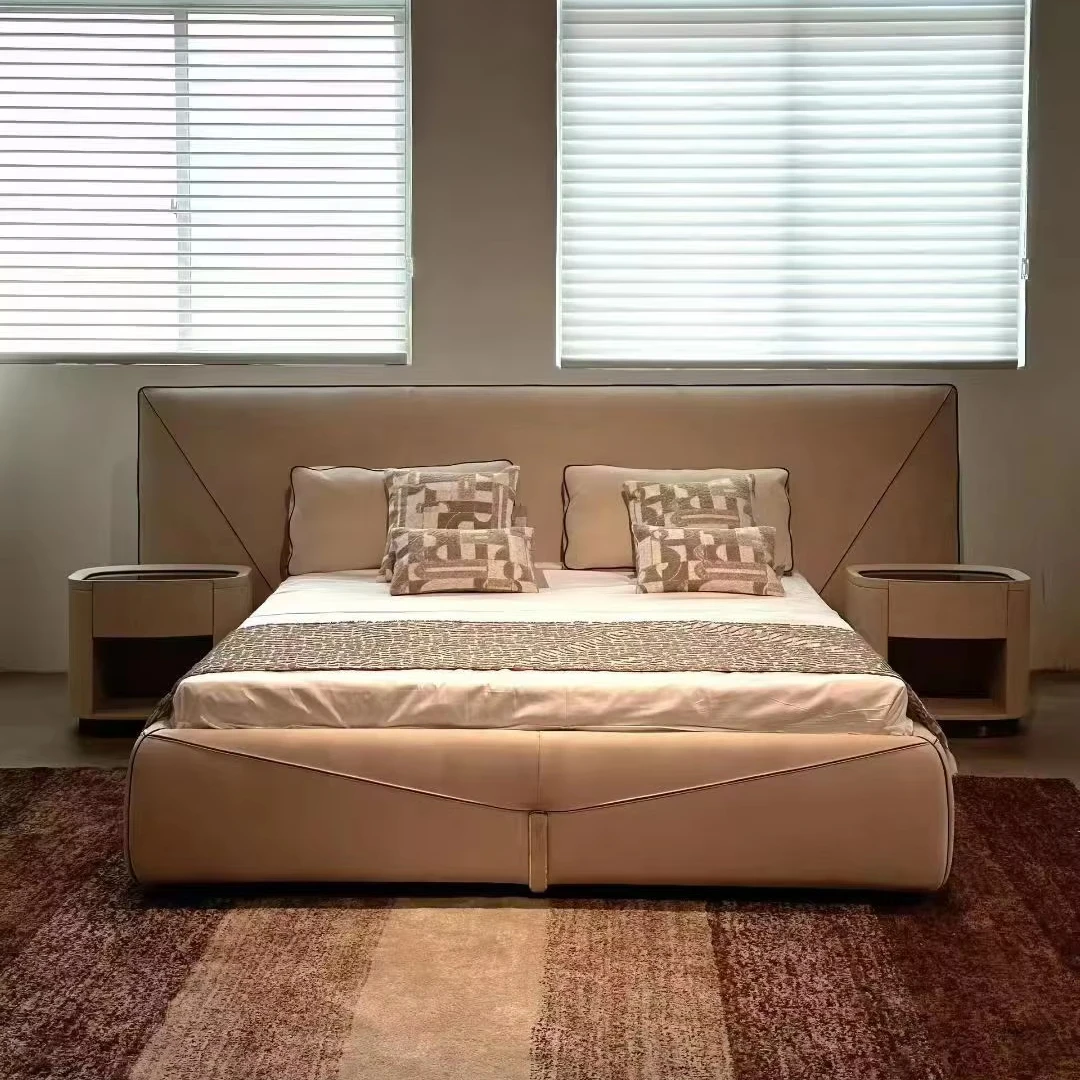 

fgLuxury Italian Style King Size Leather Bed Modern Bedroom Furniture Genuine Leather Upholstered Double Bed Frame Villa Bed%