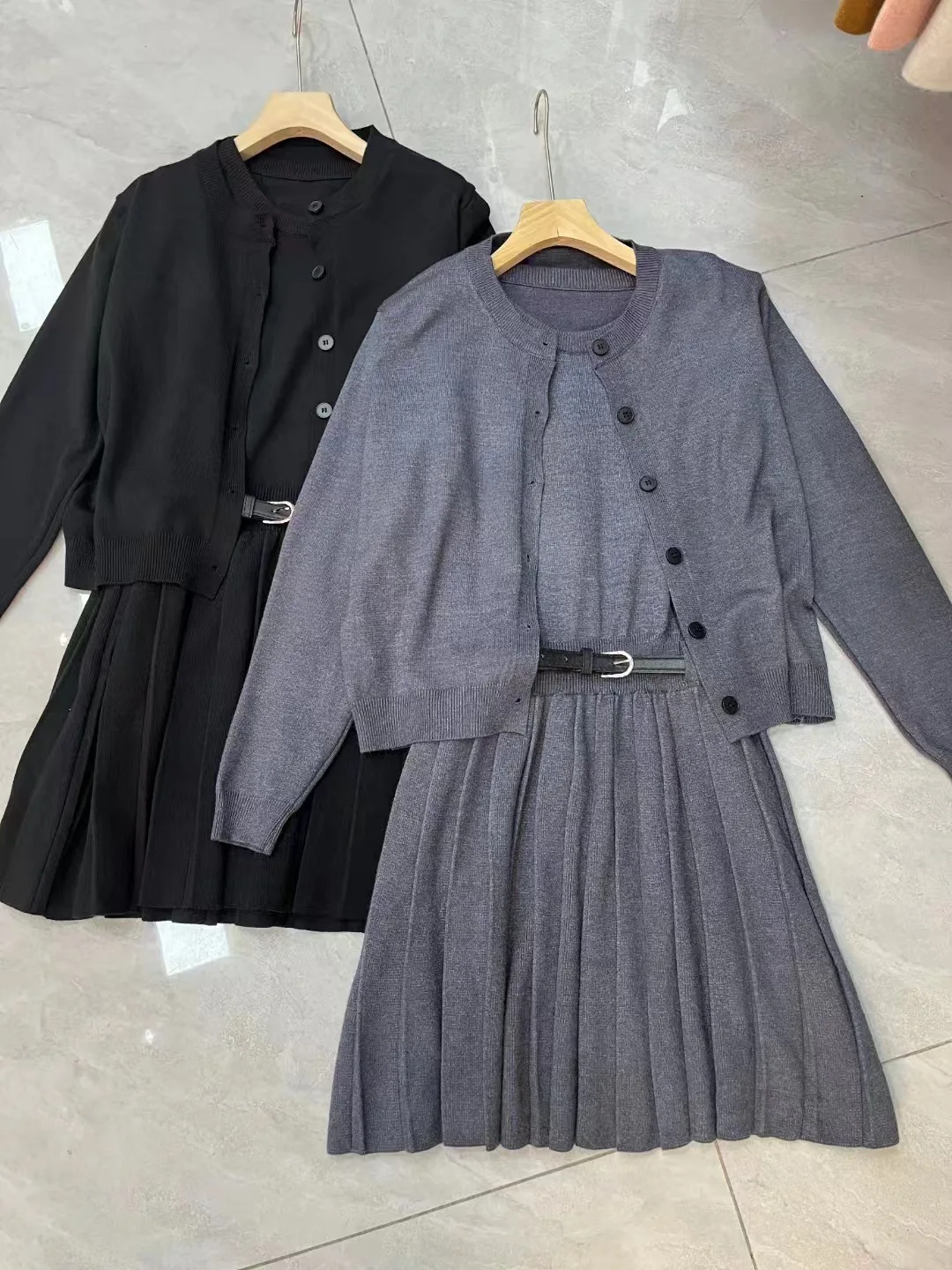 

Women Two Pieces Knitted Dress Set Solid Matching Set Button Round Neck Cardigan Mini Length Sleeveless Derss 2025 Autumn Winter