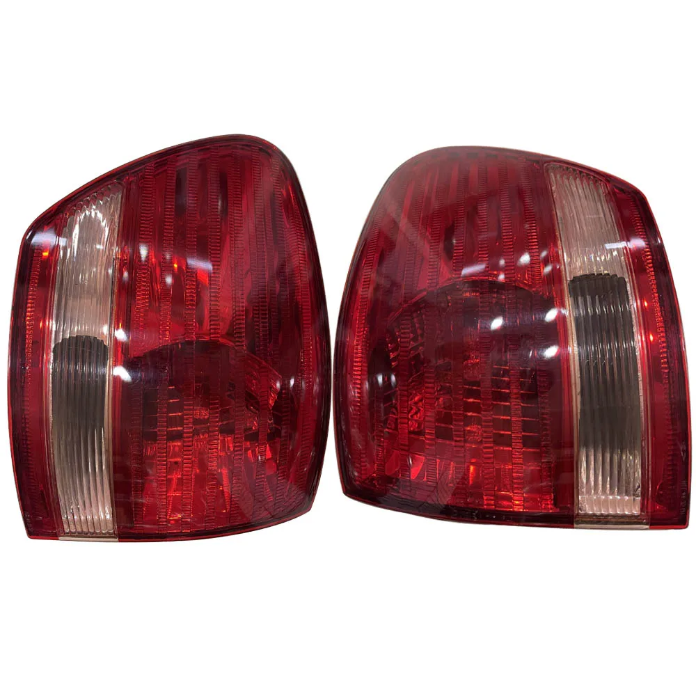 Car Taillight for Toyota Ipsum Acm26 Cm21 2001 to 2005 2Pcs Rear Light