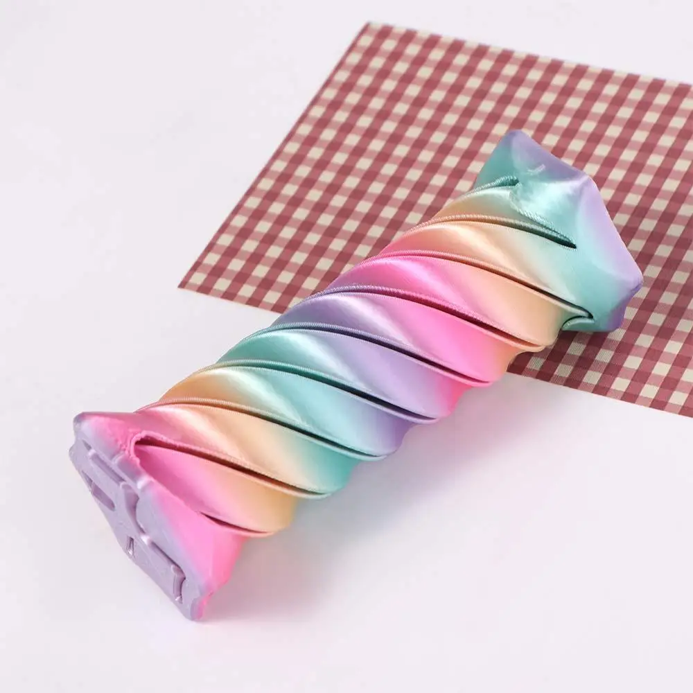 取り外し可能な3Dスパイラルコーンフィジェットトイ キャンディーカラー回転スパイラルツリー彫刻 指先玩具 インポッシブルシャトルモデル