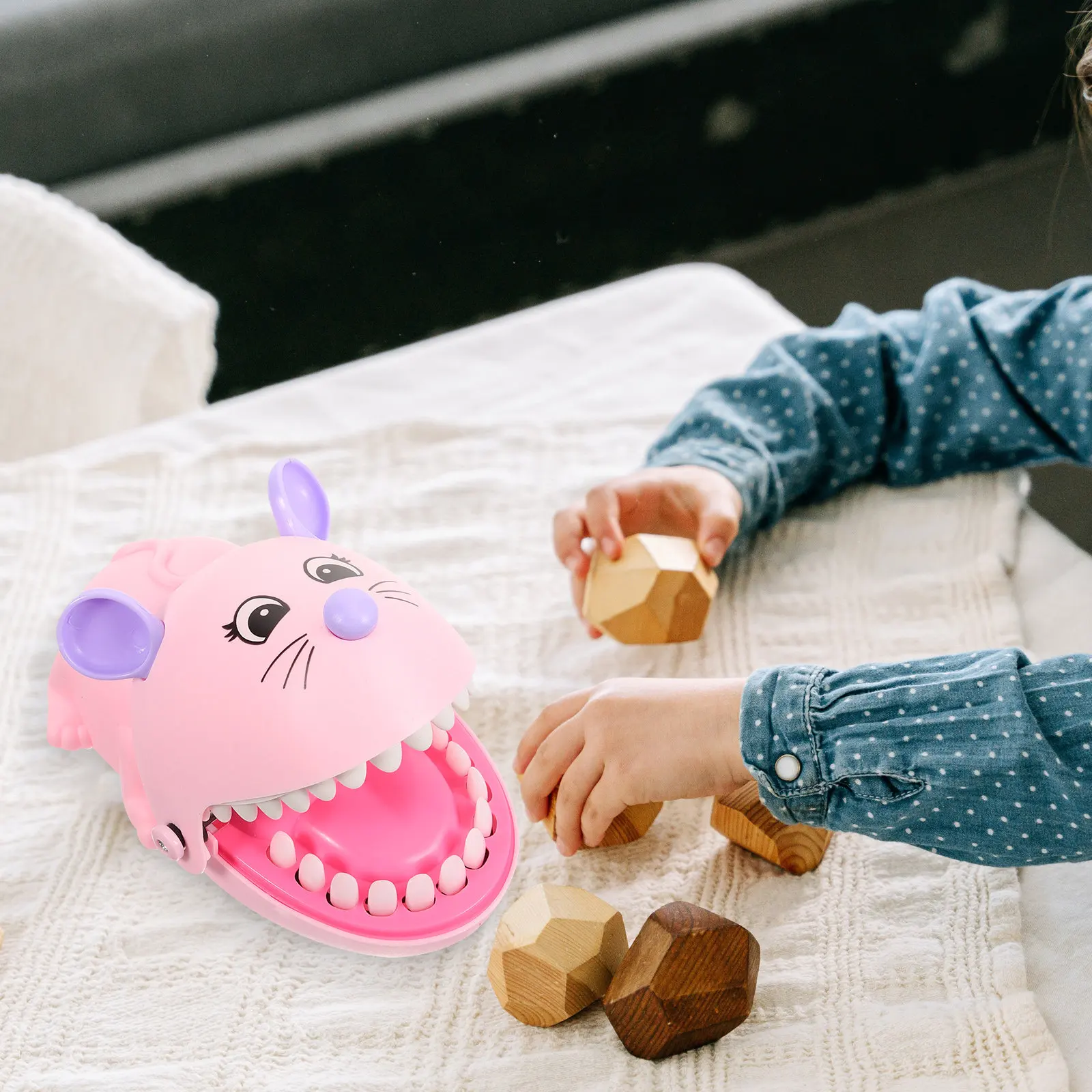 jogo-de-morder-dedos-brinquedo-de-pegadinha-para-criancas-interacao-entre-pais-e-filhos-para-criancas-pequenas