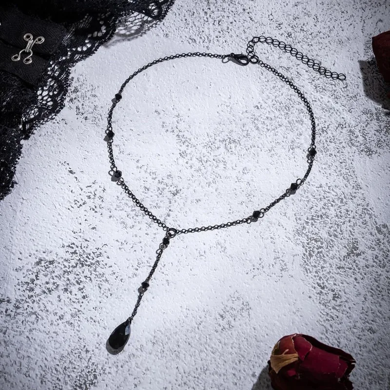 قلادة على شكل دمعة حمراء على الطراز القوطي القديم، سلسلة Y من حجر الراين الأسود مع شرابة، مجوهرات الهالوين Y2K Punk Vampire للنساء
