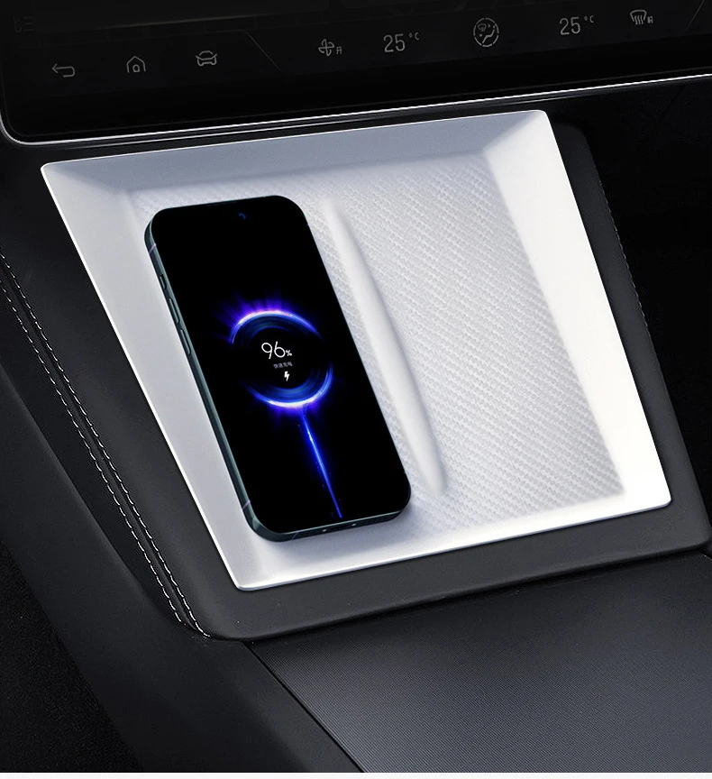 Kabelloses Lade-Silikonpad für Tesla Model 3/Y 2025 2026 Juniper Zentralsteuerung Rutschfeste Matte Auto-Innenausstattung – Detail 5