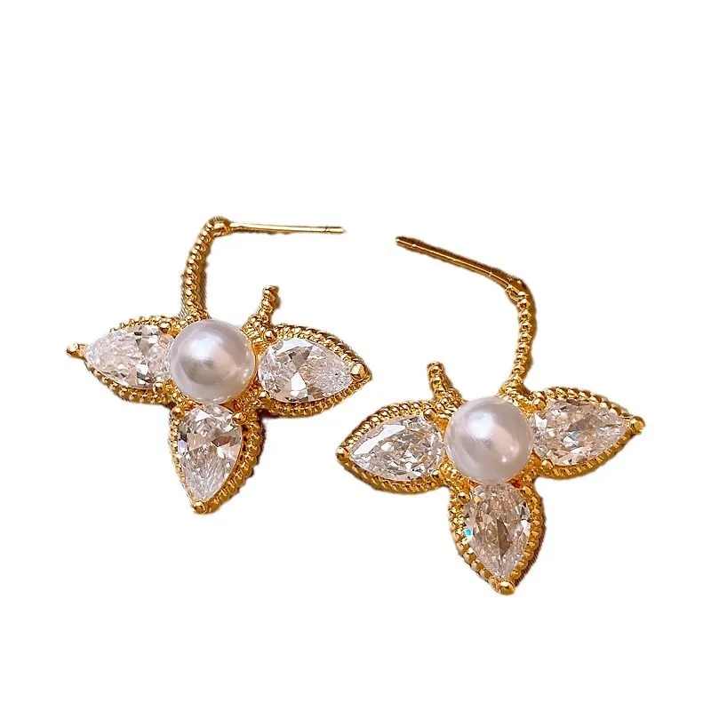 French Zircon Leaf Pearl Niche Retro Light Luxury High-end Temperament Versatile Earrings for Women Jewelry.
