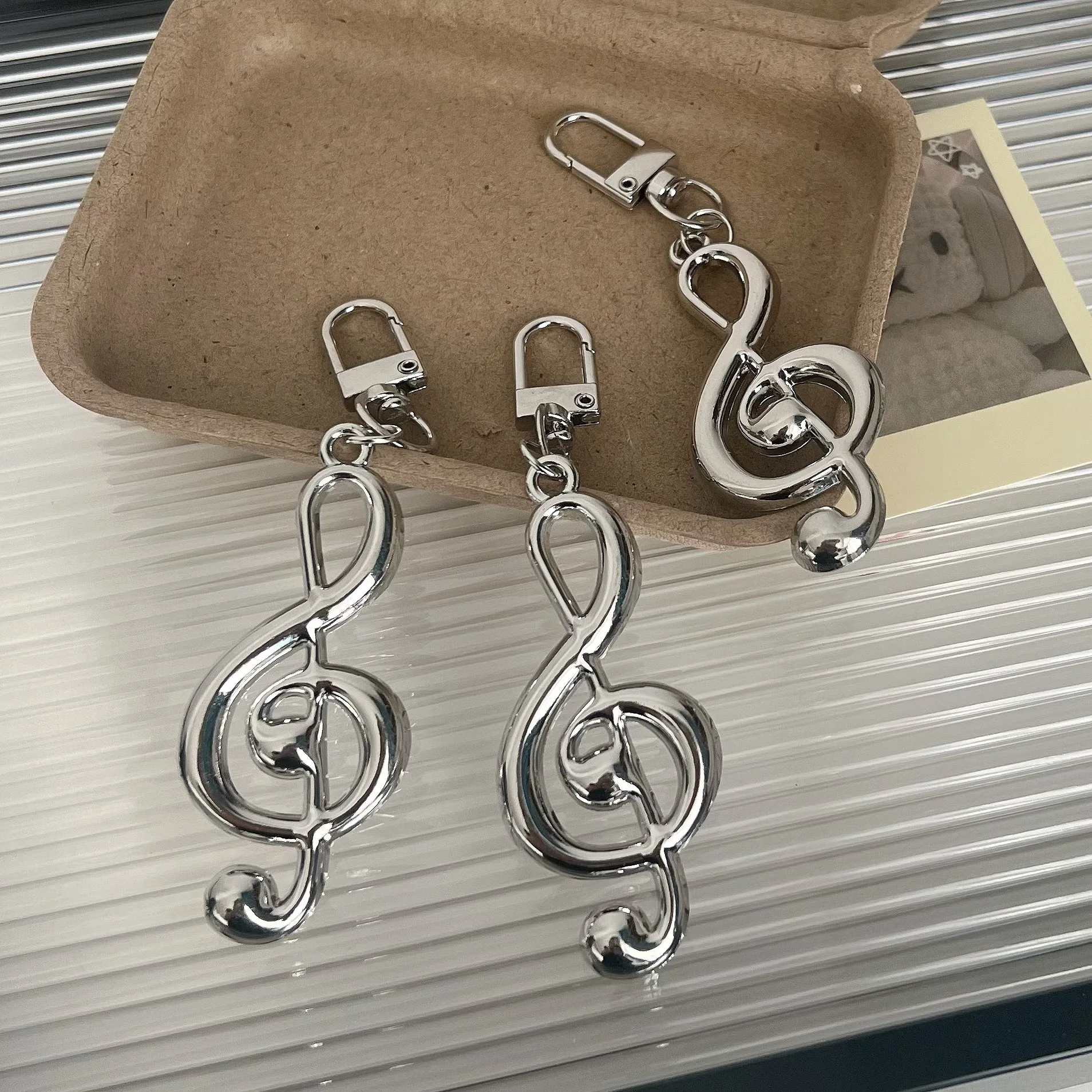 Keychain Alloy Metallic Music Note Charm for Schoolbag Backpack Handbag Friend Couple Gift Stylish Versatile Sturdy Portable