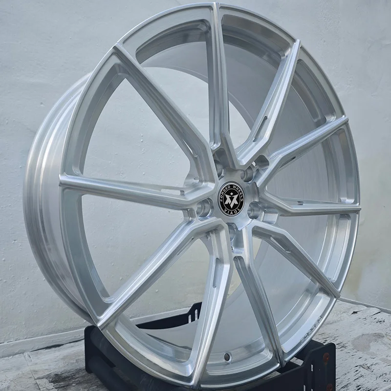 การออกแบบปลอมแปลงล้อรถที่กําหนดเอง Multi Spoke ล้อ 18-22 นิ้ว 5x114.3 5x112 5x110 5x120 ปลอมแปลงรถสําหรับ Audi Toyota benz Bmw