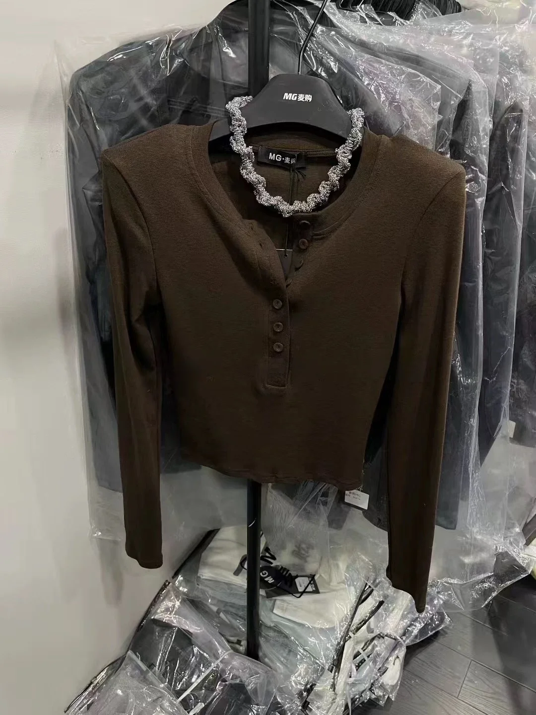 

Pure Color Button up Long Sve V Ne Base irt Women's Faion T irt oulder Pad Design Breathable Cotton Autumn New A...