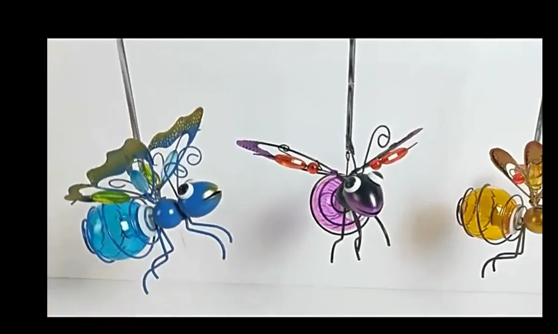 

Solar Metal Insect Statue With LED Fairy Light Outdoor Waterproof Hanging Tree Ornament With Bouncy Springs For Yard Garden