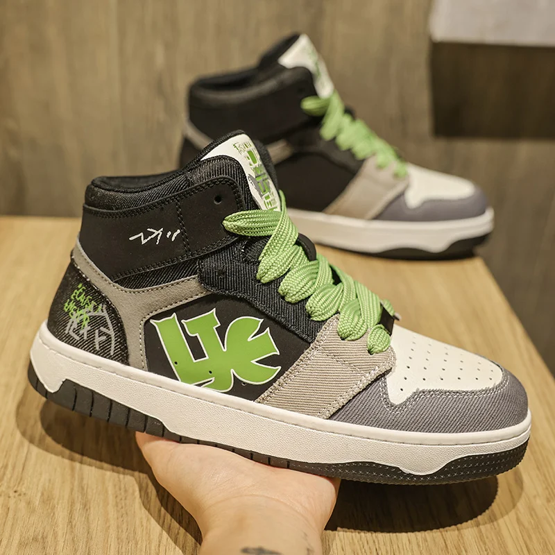 2023 primavera e autunno nuove scarpe da tavola sportive Mid Top personalizzate Graffiti stringate scarpe da pane da uomo e da donna Size39-44