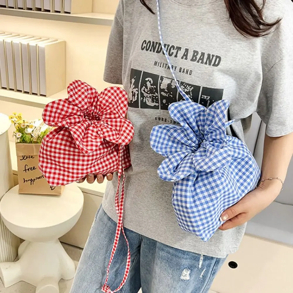 

Literary Cute Flower Drawstring Bag Portable Cloth Plaid Flower Crossbody Bag Storage Bag Bundle Pocket Ins Shoulder Bag Travel
