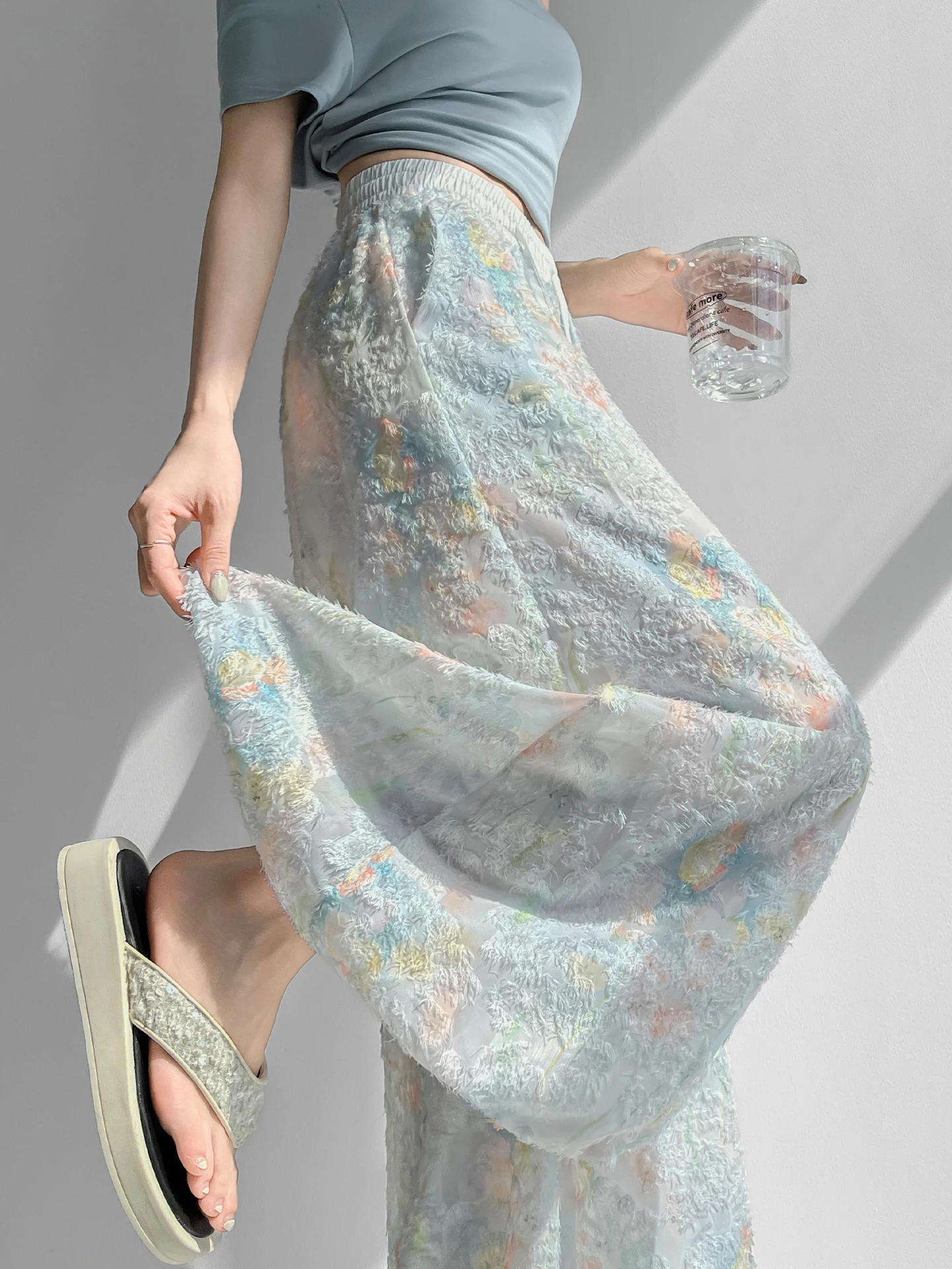 

Женские летние тонкие укороченные брюки-фонарики с широкими штанинами в стиле Моне, с эффектом масляной живописи, мятного цвета