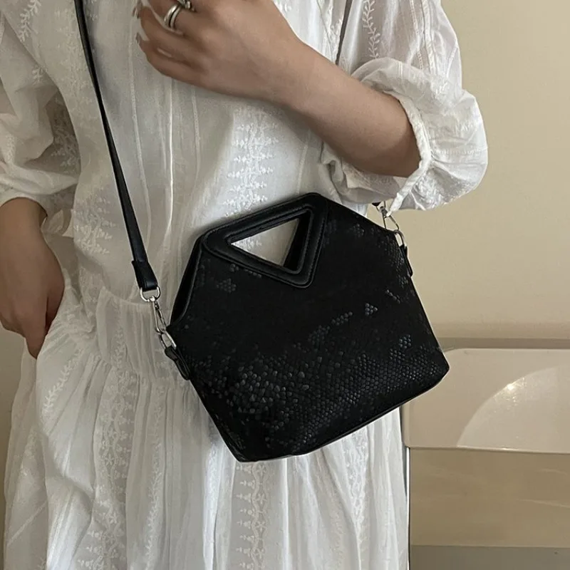 Vintage Style Crossbody Handbag Solid Color Classic Design Can Effortlessly Function As A Unique Diaper Bag