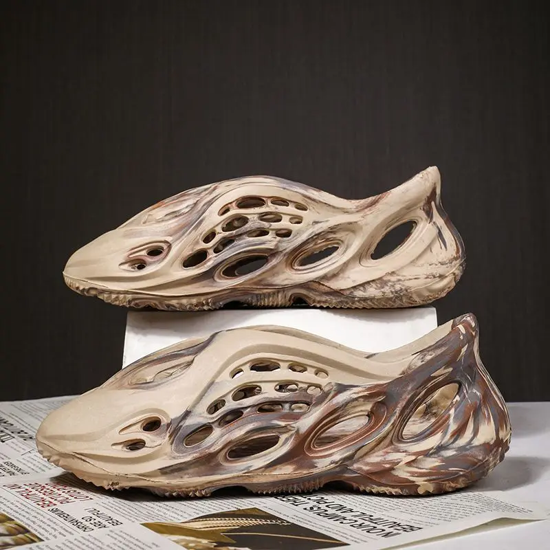 

Boys' Soft Sole Closed-Toe Water Sandals for Summer Beach and Creek Trendy Children's Outdoor Slippers