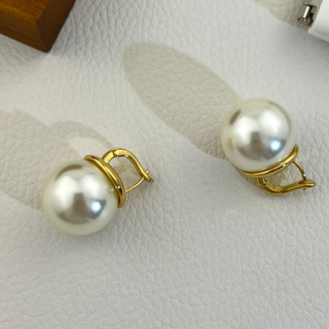 Trends Designer Large Round Pearl Gold Plating Earrings Women Fine Jewelry Europe America Charm Gift