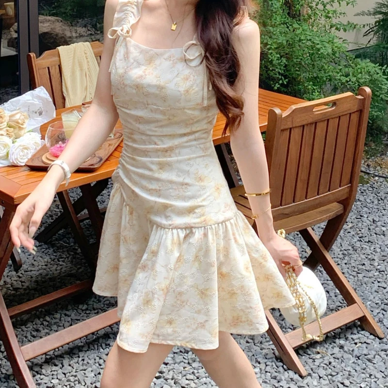 

Versatile Slimming Camisole Dress, Summer New Style, Fashionable Temperament, Floral Design, Waist Cinching