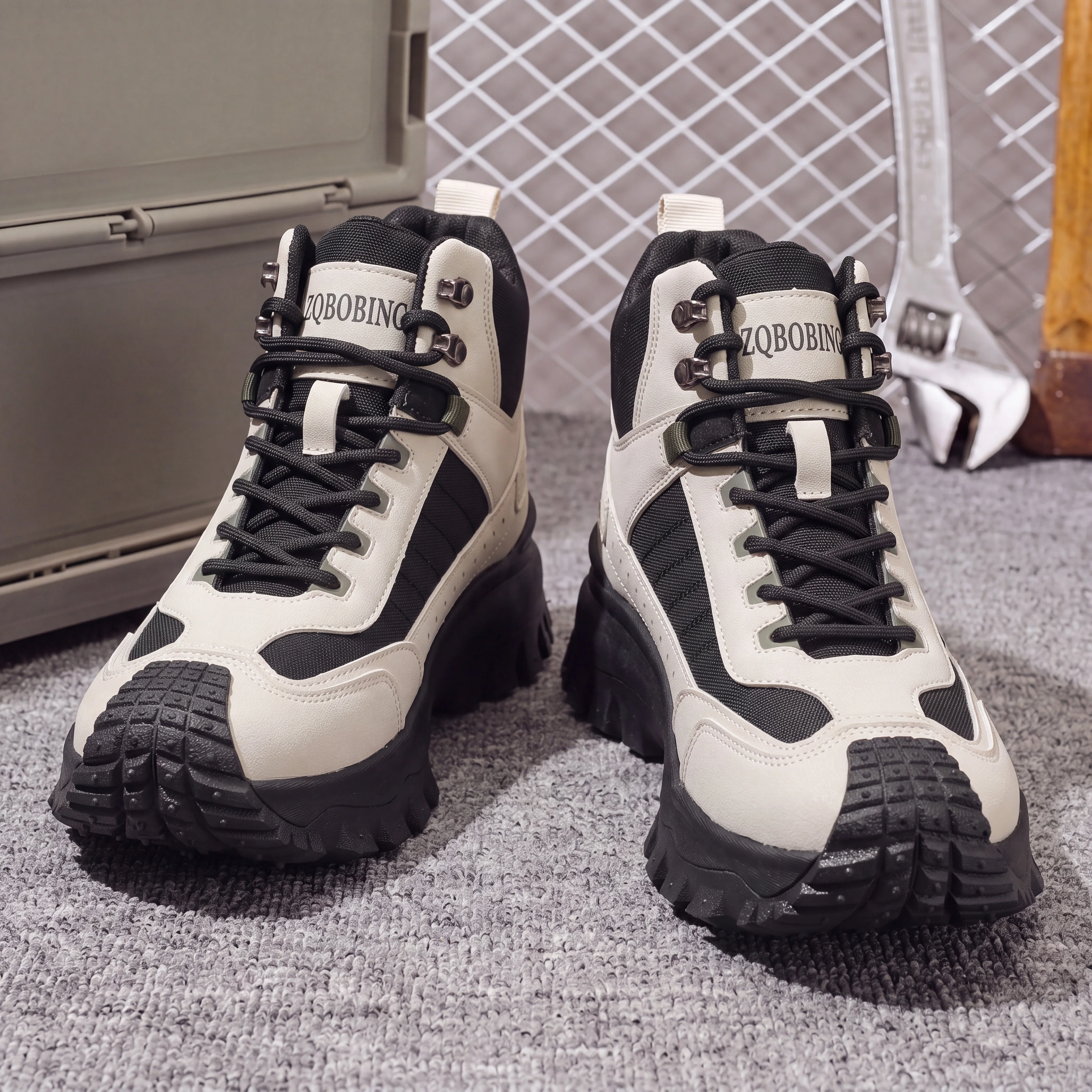 Neue Herbst- und Winter-High-Top-Outdoor-Wanderschuhe für Herren, Größen 39-48, dickbesohlte, rutschfeste, verschleißfeste Arbeitsschuhe, Farbblockierung, vielseitig, trendig, höhenvergrößernde Herren-Sportschuhe – Detail 12