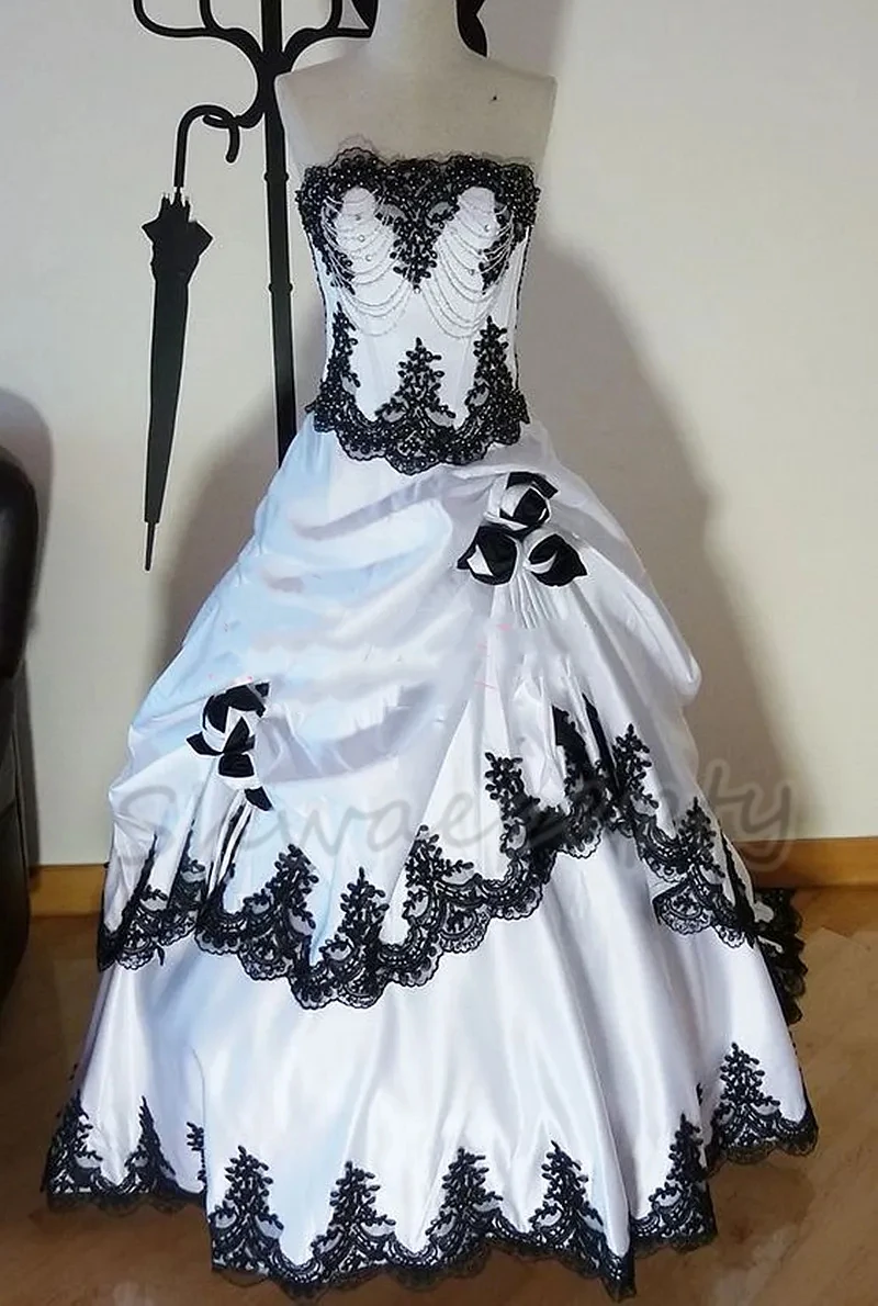 Black and White Gothic Prom Dress Ruched Satin Hand Made Flowers Lace Appliques Beading 2024 Vintage Victorian Women Formal Gown