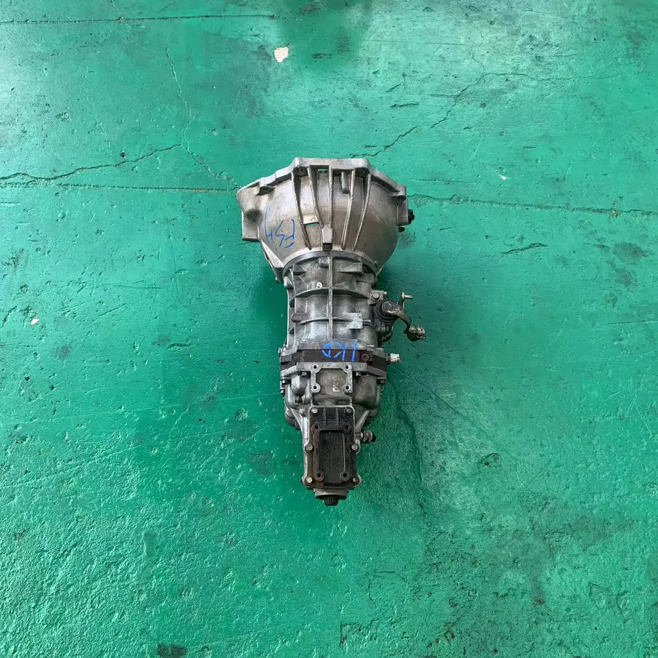 China Factory 15B 2KD 1KD 4x2 Used gearbox Toyo ta 5-speed 4x2 transmission for sale