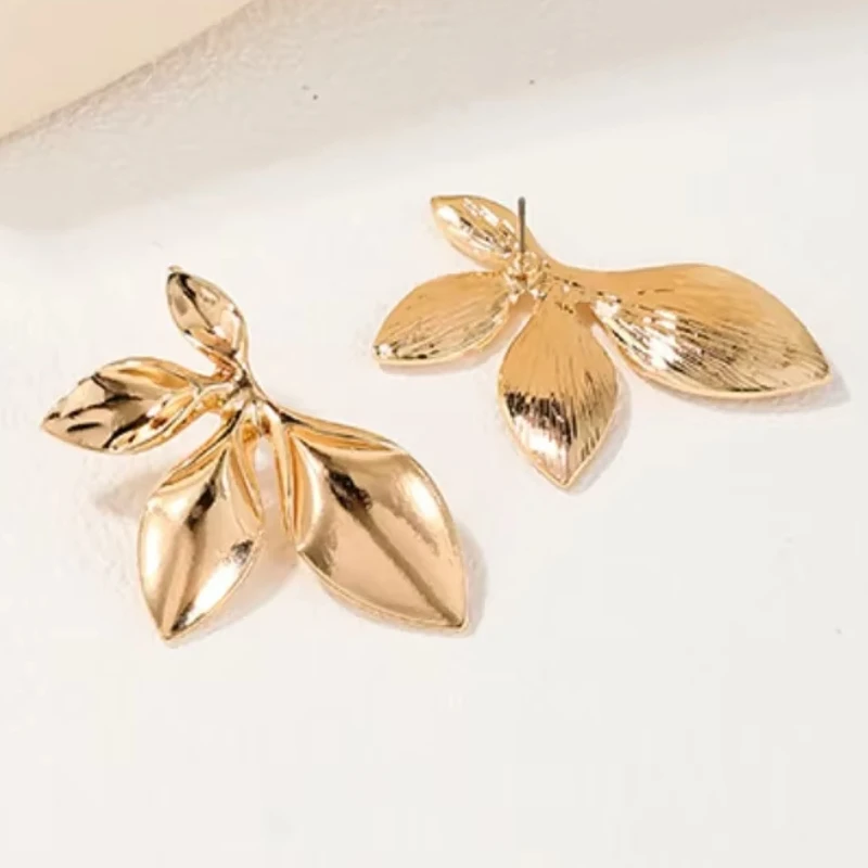Stud Earrings For Women Irregular Exaggerated Metal Flowers Ear Accessories Holiday Gift Party OL Fashion Jewelry AE174