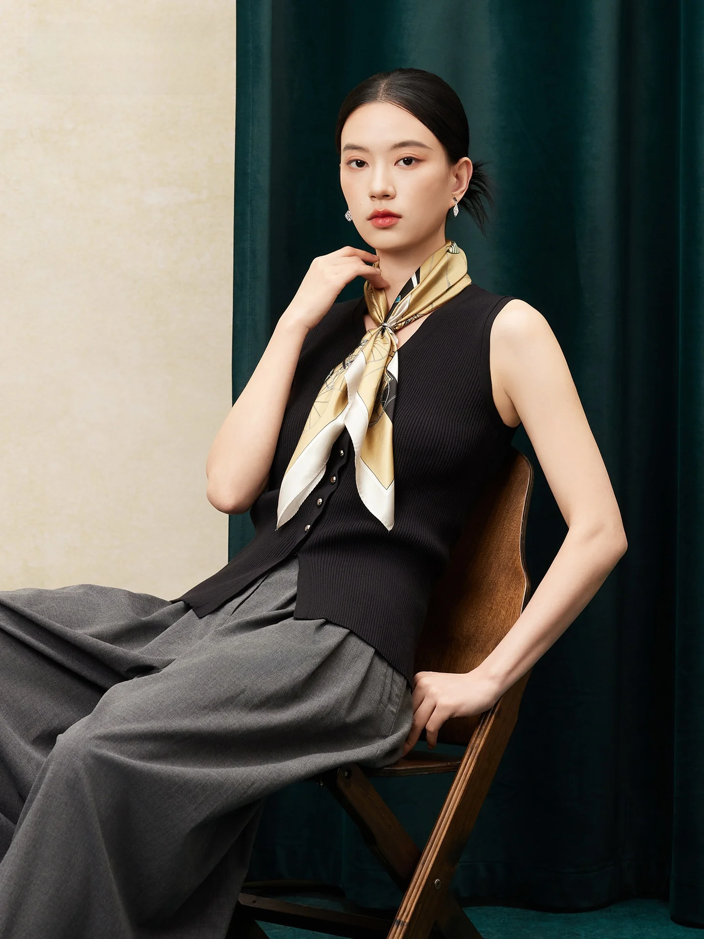 foulard-en-soie-veritable-imprime-carre-pour-femme-collection-printemps-Ete-2026-modele-netie-mom-coffret-cadeau