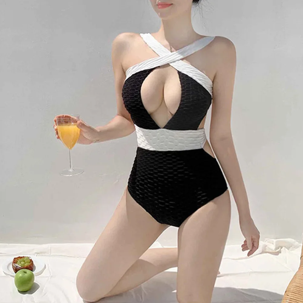 

2024 New Halter Sexy Korean Swimwear Women Hollow Out One Piece Swimsuit Female Backless Bathing Suit Padded Beachwear Black