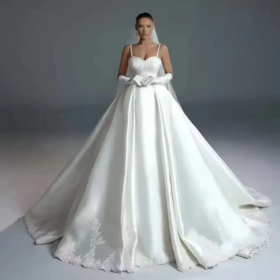 

Customized Appliques Satin Ball Gown Wedding Dress Sweetheart Lace Appliques Spaghetti Straps Bridal Gowns Vestido De Novia
